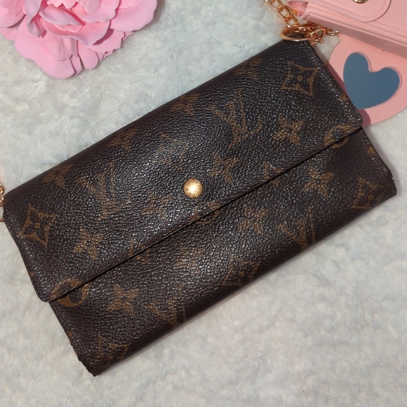 Louis Vuitton Authentic Brown Monogram Sarah Clutch Wallet Gold Chain + Charm - Picture 2 of 9